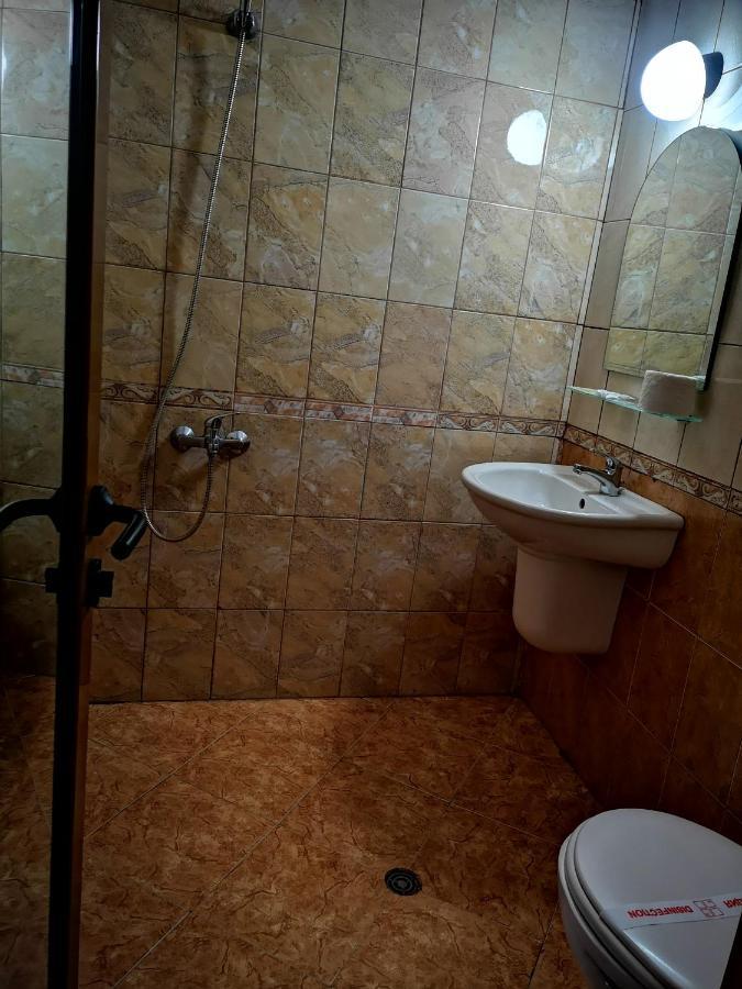 Paunovi Guest House Primorsko Bagian luar foto