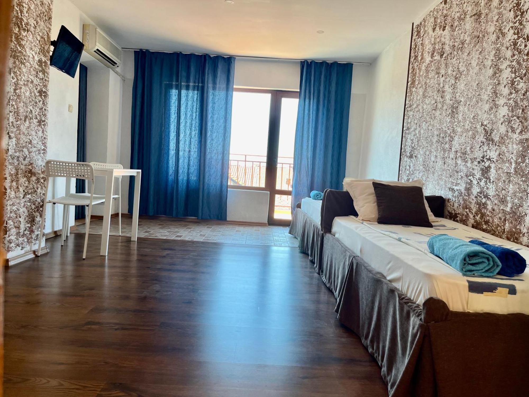 Paunovi Guest House Primorsko Bagian luar foto