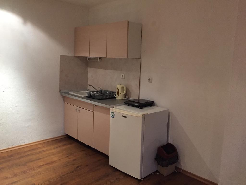 Paunovi Guest House Primorsko Bagian luar foto